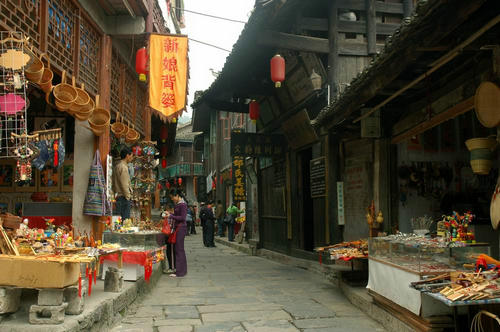 E線(xiàn)：張家界、猛洞河、芙蓉鎮(zhèn)、黃龍洞經(jīng)典四日游（純玩）